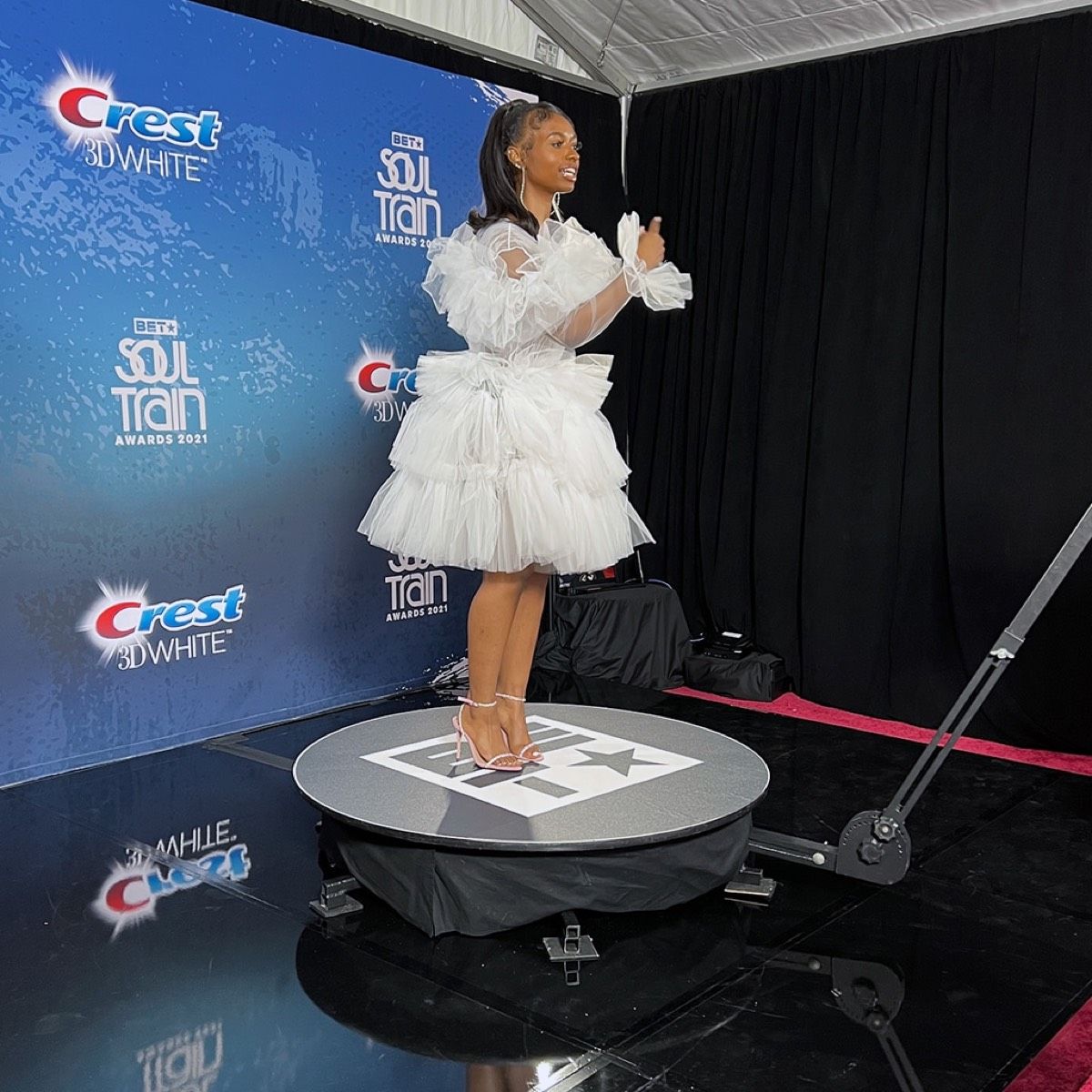 360 Photobooth spinning platform in action